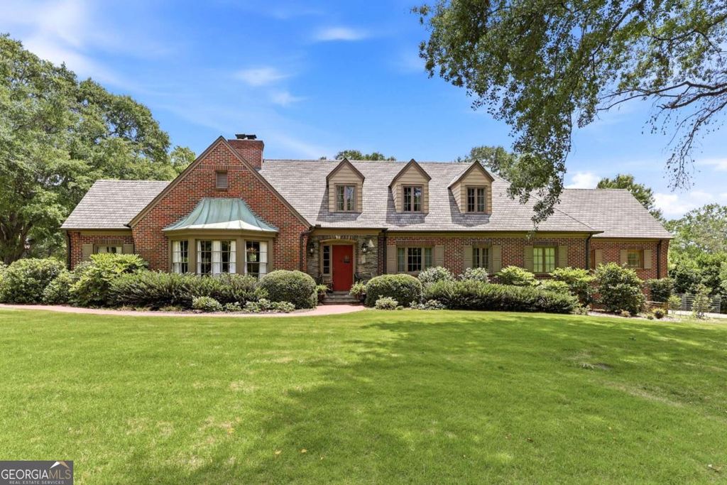 Photo of 511 Dixon Drive, Gainesville, GA 30501 (MLS # 10767287)