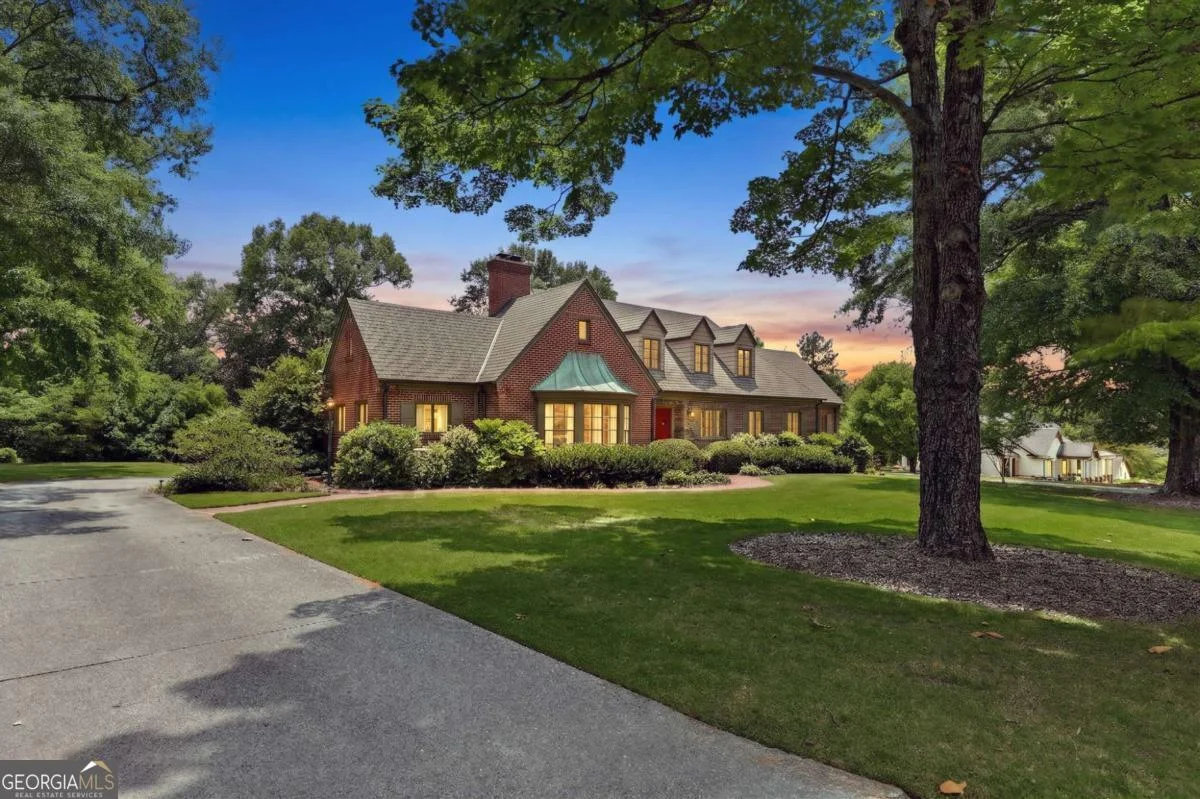 511 Dixon Drive