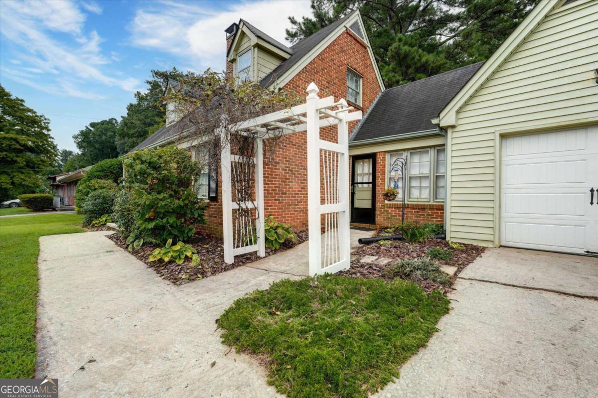 Decatur, Georgia 30033, United States, 3 Bedrooms Bedrooms, ,2 BathroomsBathrooms,Residential,Active,199517