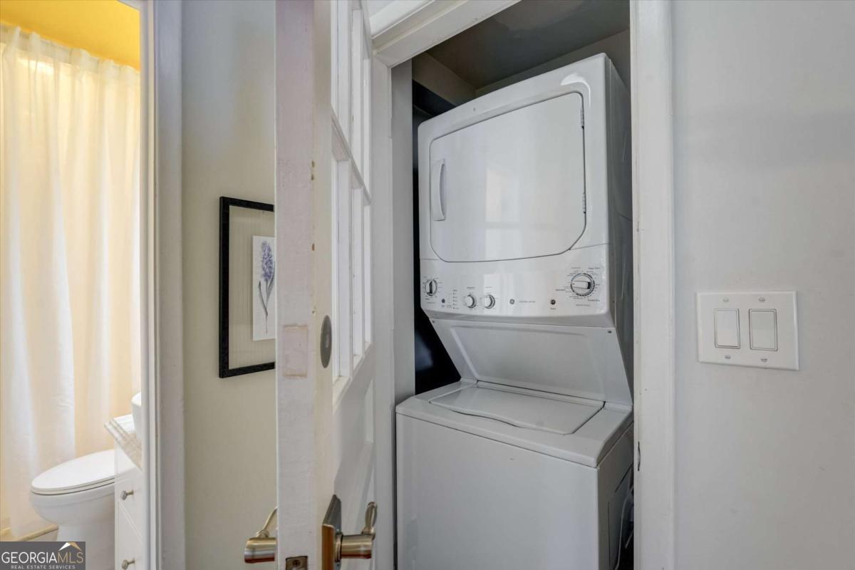 Decatur, Georgia 30033, United States, 3 Bedrooms Bedrooms, ,2 BathroomsBathrooms,Residential,Active,199517