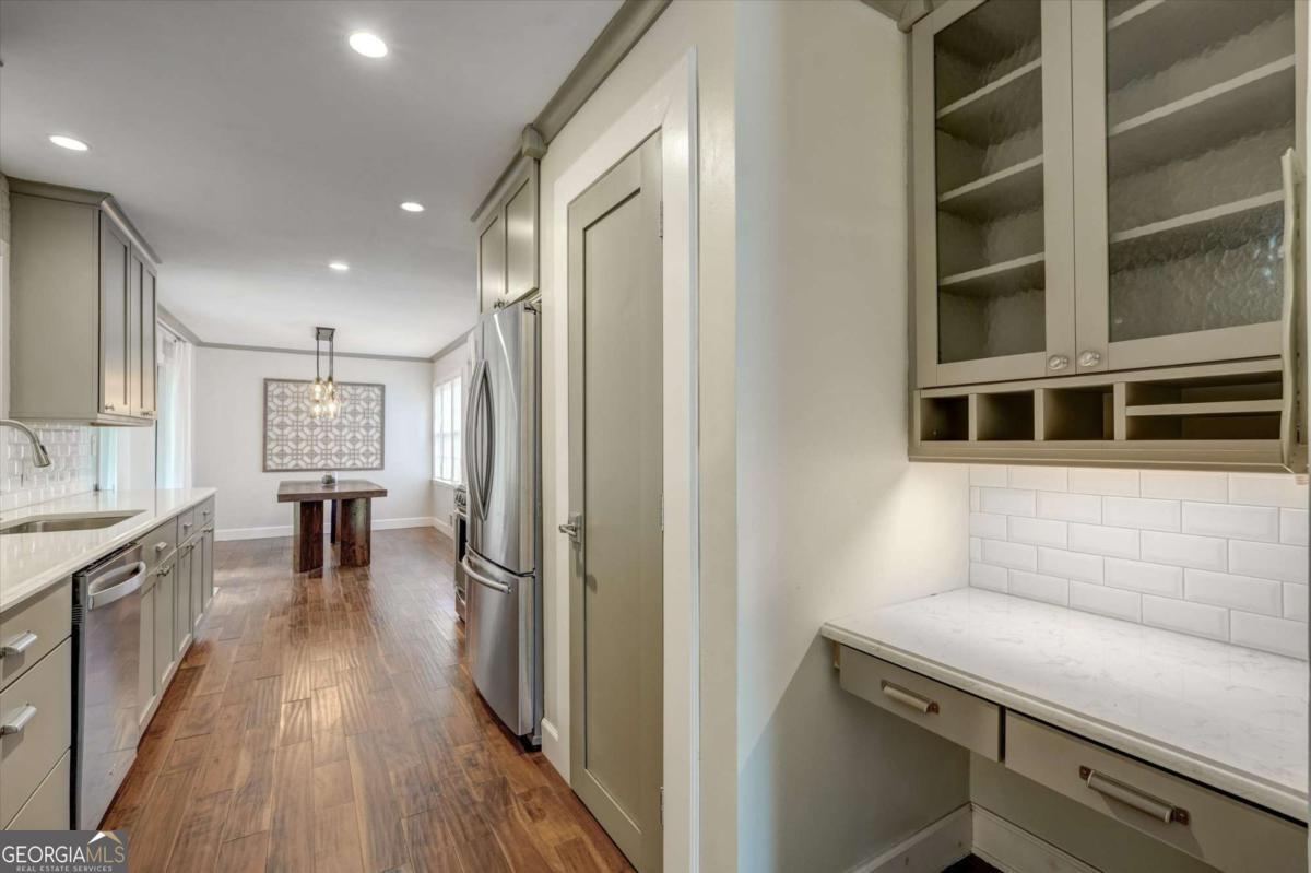 Decatur, Georgia 30033, United States, 3 Bedrooms Bedrooms, ,2 BathroomsBathrooms,Residential,Active,199517