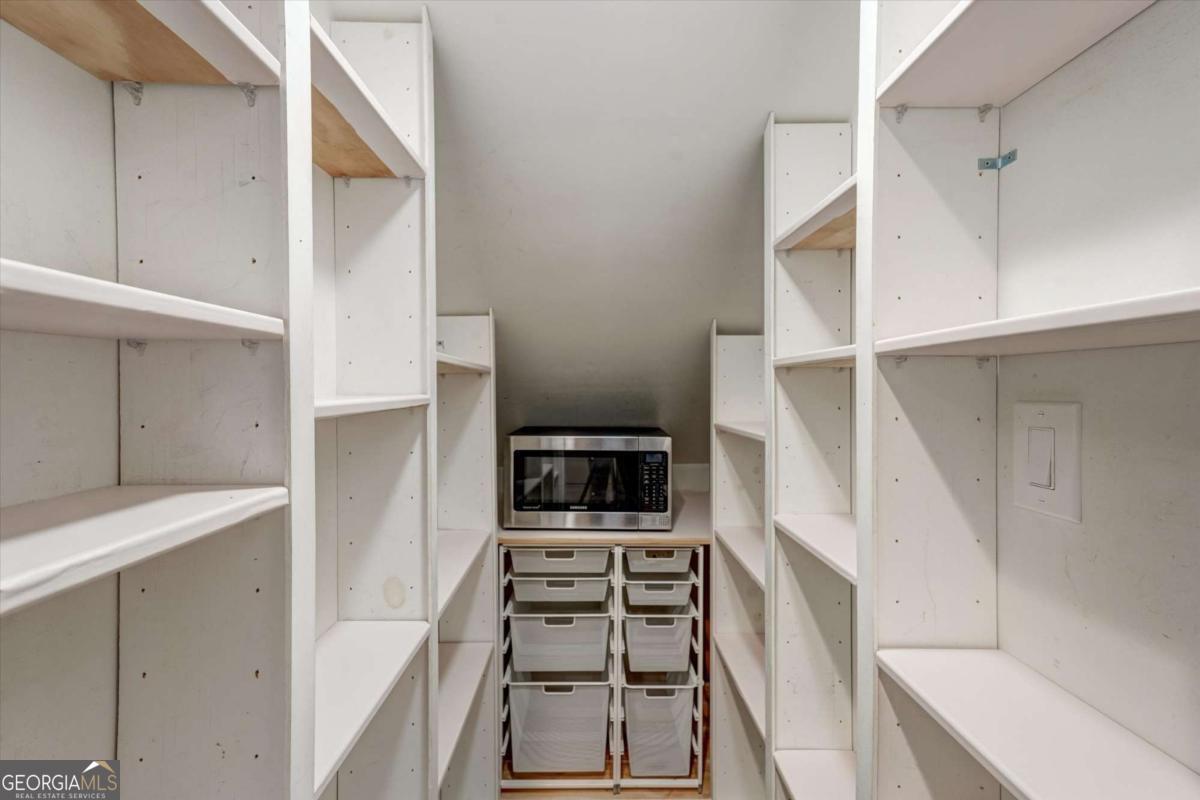 Decatur, Georgia 30033, United States, 3 Bedrooms Bedrooms, ,2 BathroomsBathrooms,Residential,Active,199517