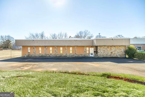 Photo of 2002 Elberta Road, Warner Robins, GA 31093 (MLS # 10686231)