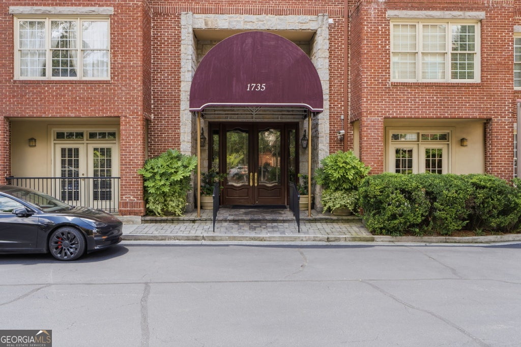 Photo of 1735 Peachtree Street NE #304, Atlanta, GA 30309 (MLS # 10811851)