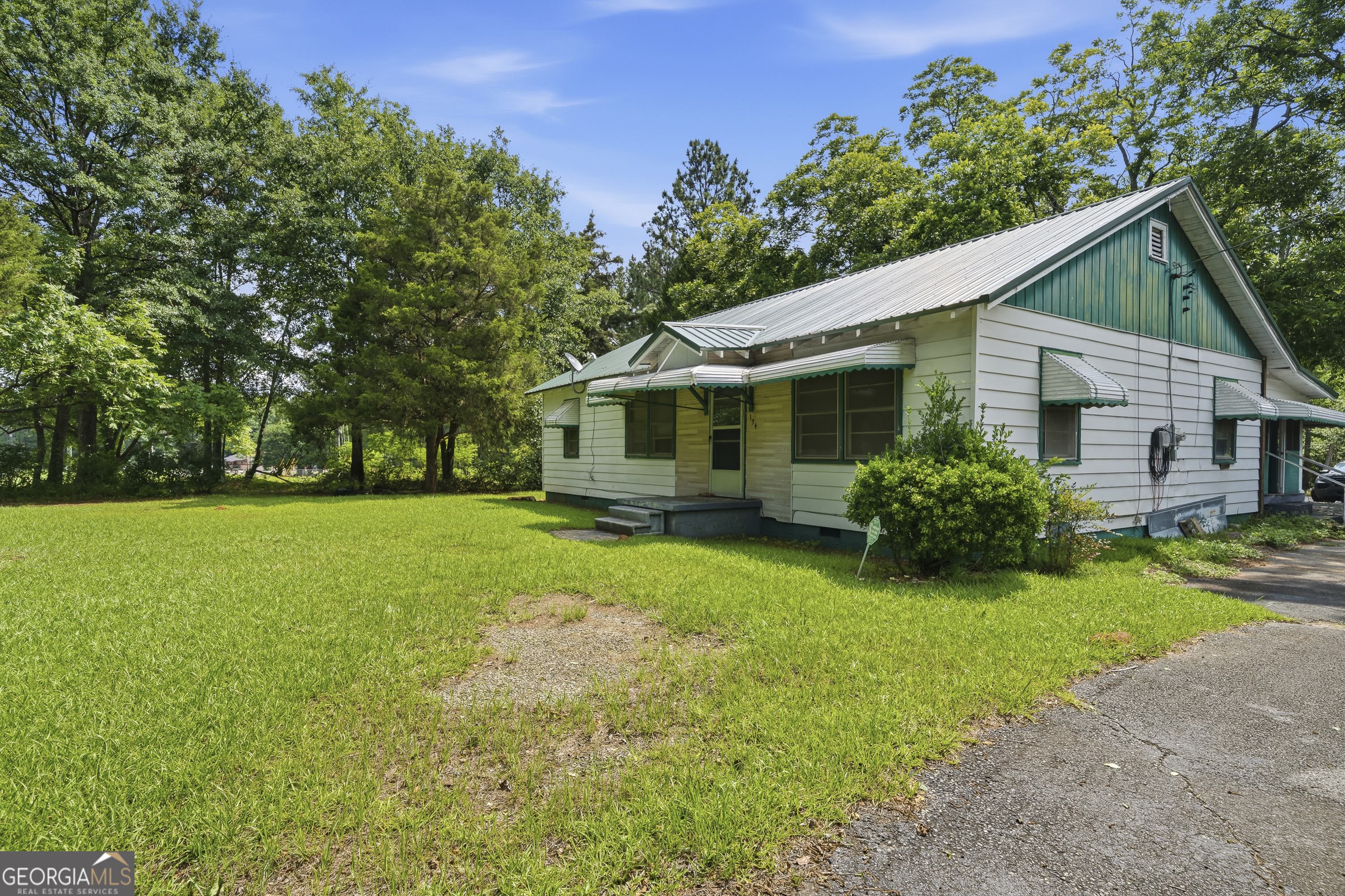 194 Lovers LN NE