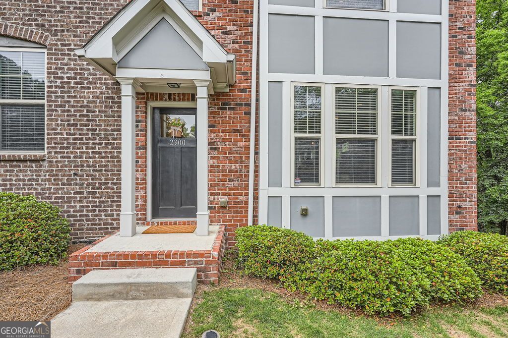 2300 Whiteoak Drive Southeast DR SE