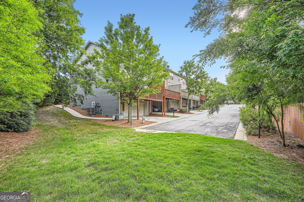 2300 Whiteoak Drive Southeast DR SE