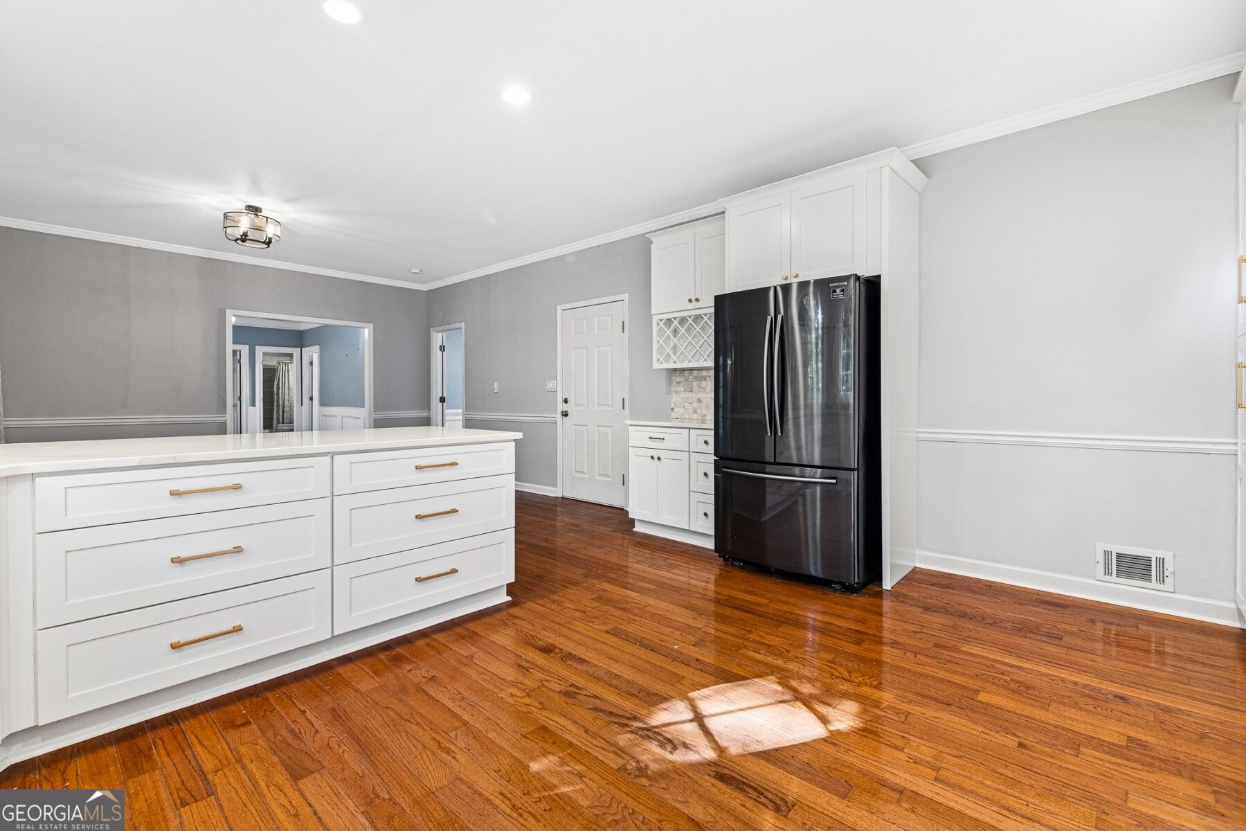 210 Sandridge CT