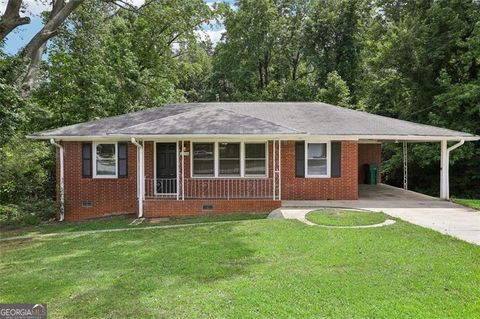 Single Family Residence in Morrow GA 5256 SANDERS Road.jpg