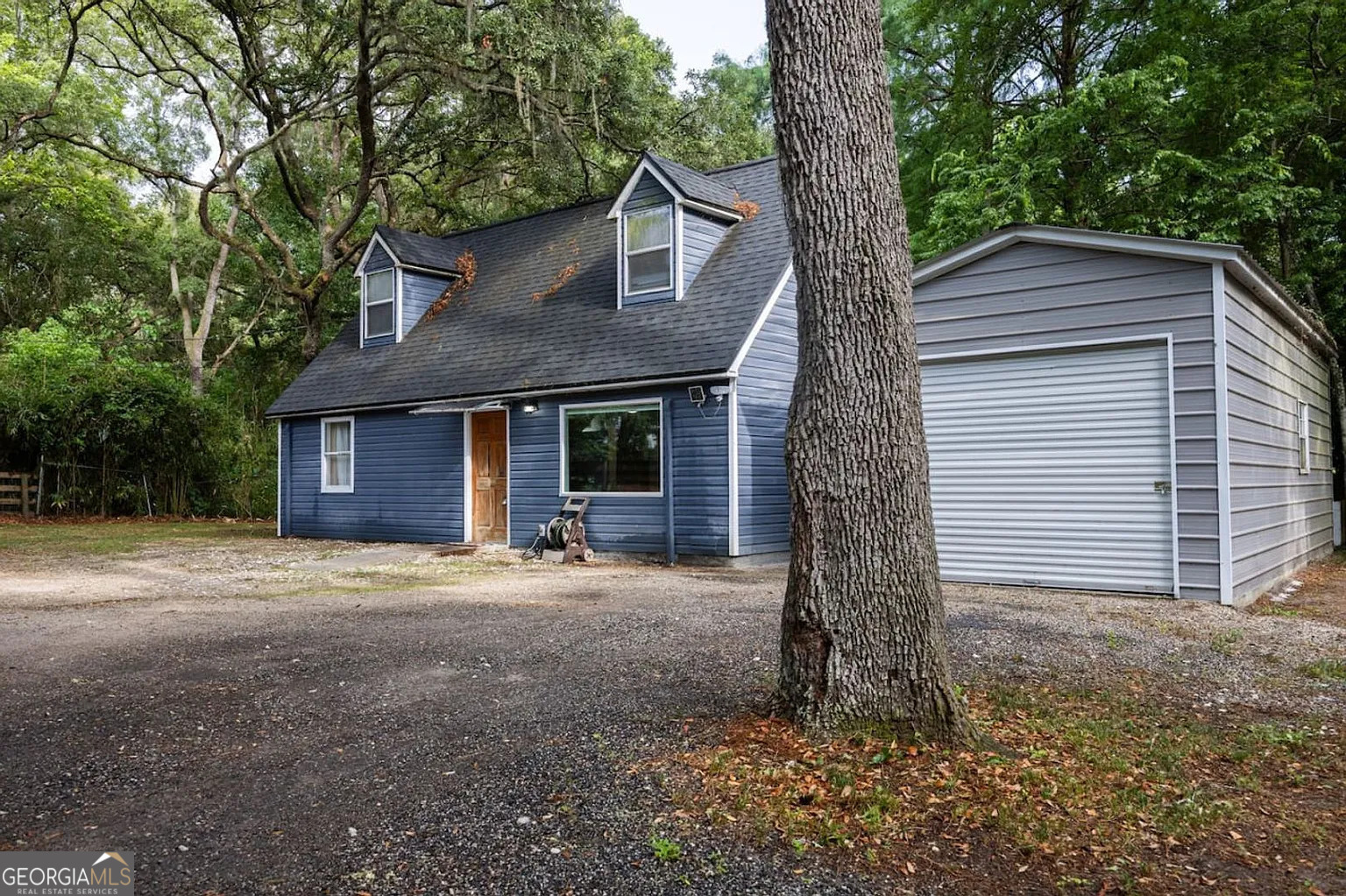 Foreclosure Auction Ends August 14, 2025 at 11:00 AM EST. Discover this inviting 3-bedroom, 2-bathroom home nestled in a quiet Gainesville neighborhood. Sold As-is with Clear Title. Explore more details and submit your bid through Federa Home App.