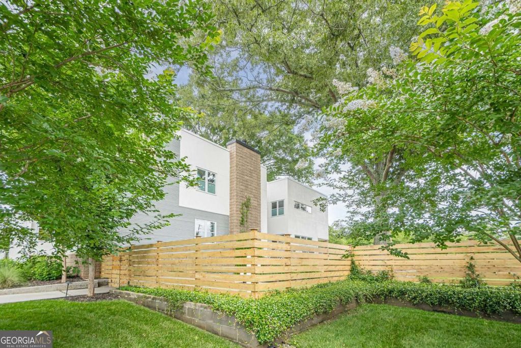 Photo of 2269 Briarwood Hills Drive NE, Brookhaven, GA 30319 (MLS # 10696805)