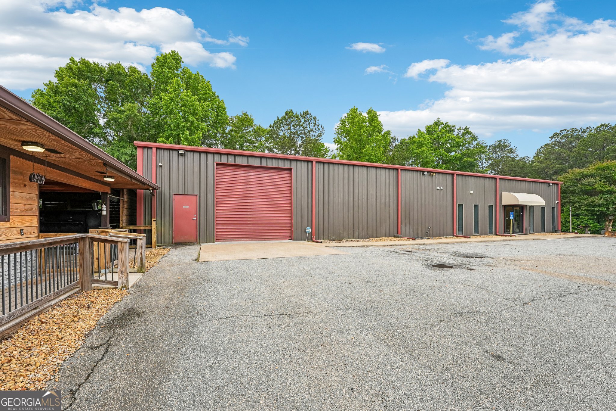 327 Senoia RD
