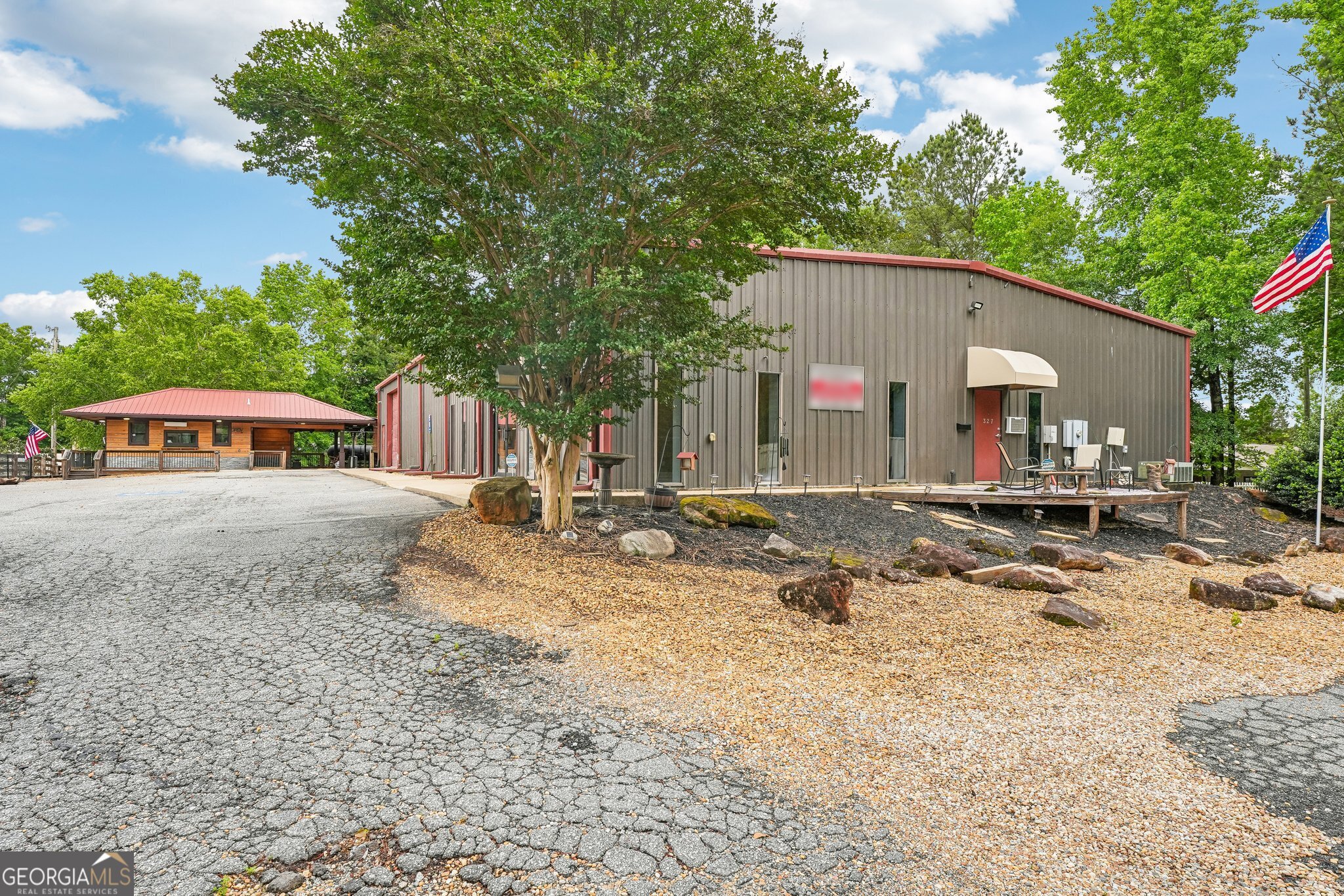 327 Senoia RD