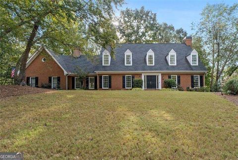 Photo of 8705 River Bluff Lane, Roswell, GA 30076 (MLS # 10669340)