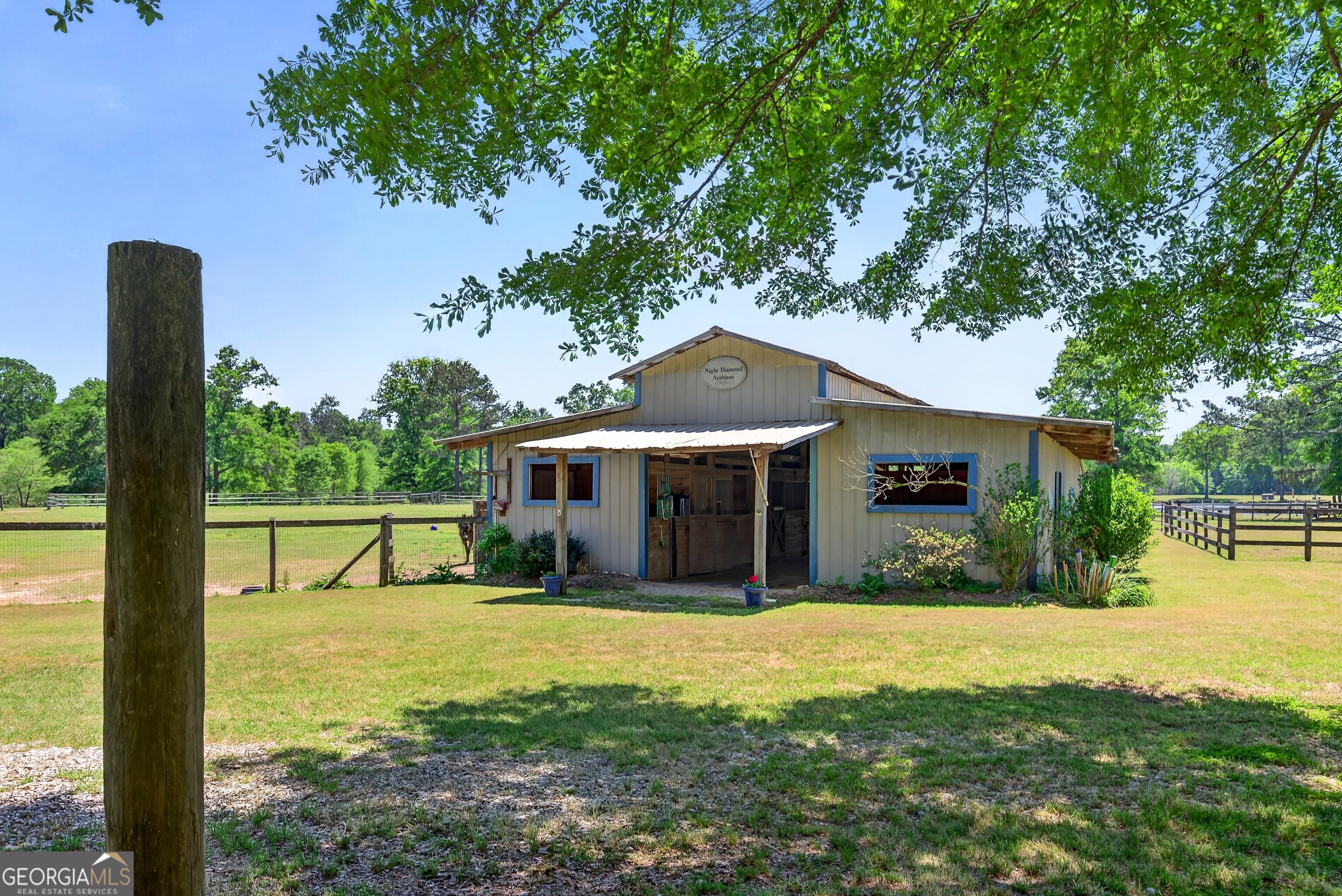 511 W Mcintosh RD