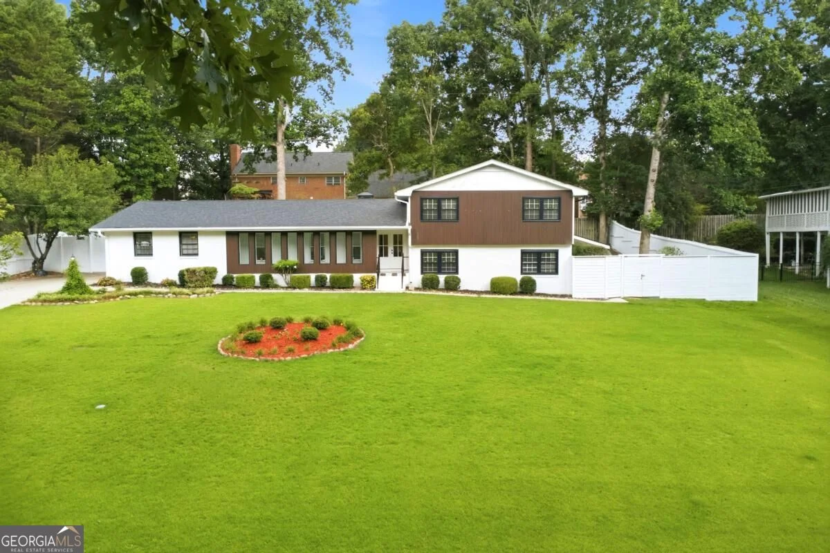 2220 Spring Mill Cove