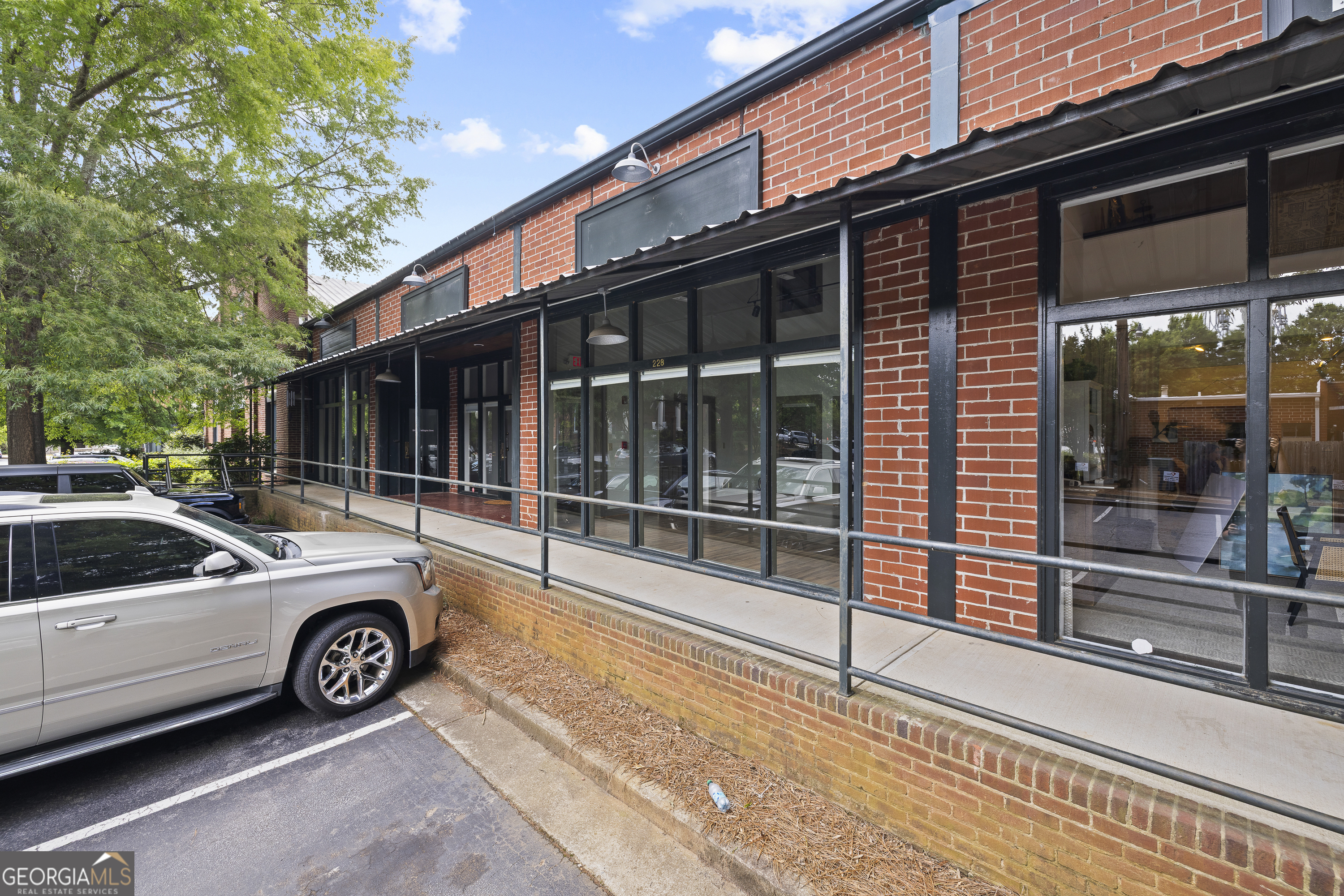 226 & 228 W Washington ST