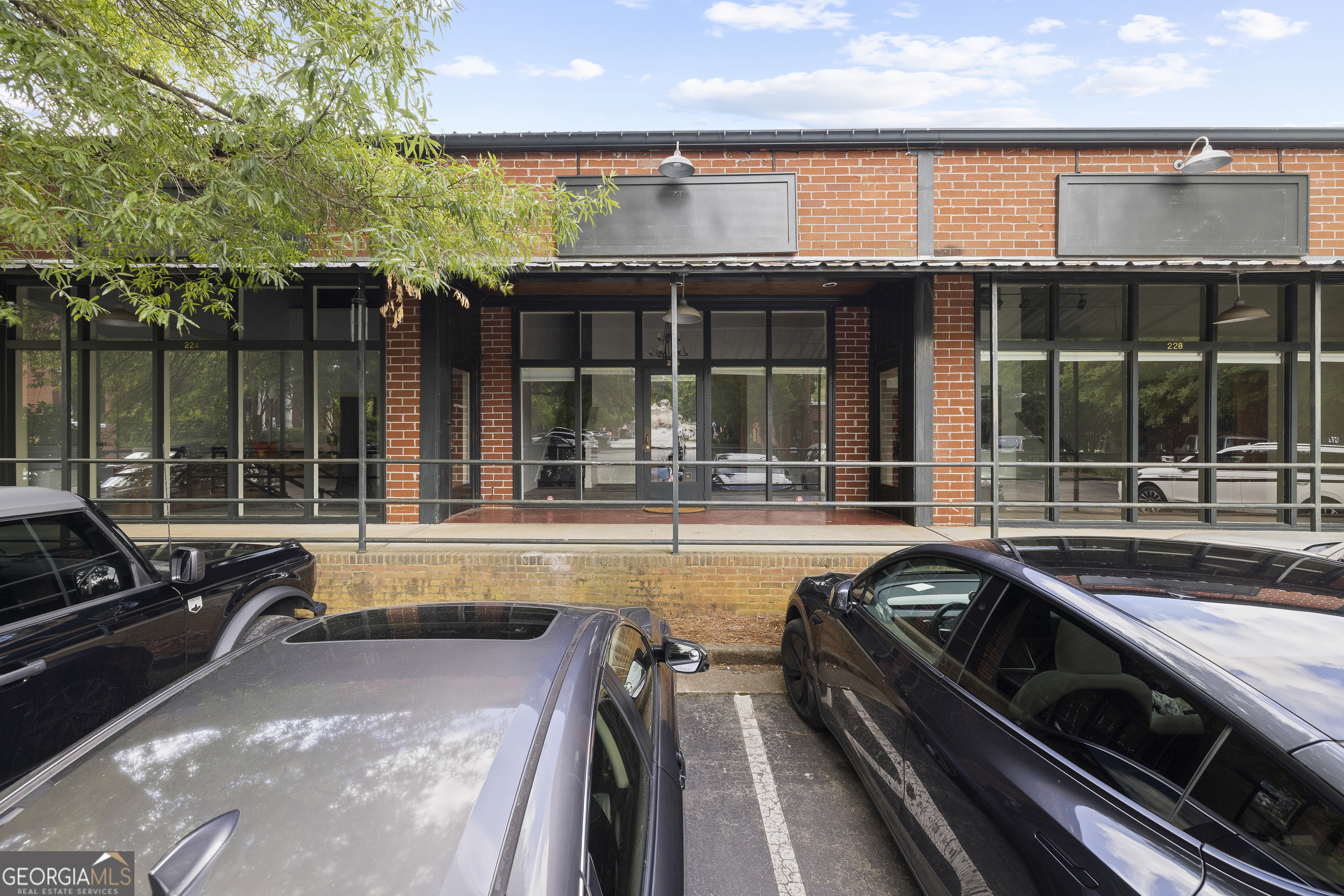 226 & 228 W Washington ST