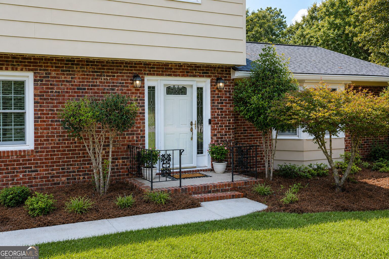 224 Windsor DR