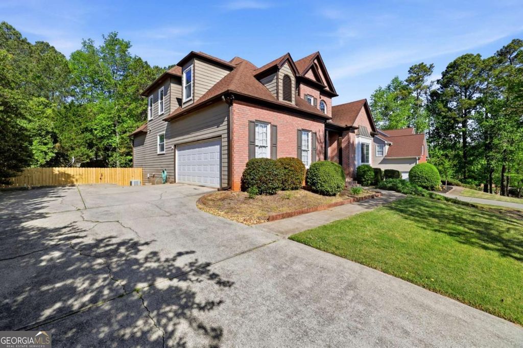 Photo of 1015 Windhaven Drive, Alpharetta, GA 30005 (MLS # 10754759)