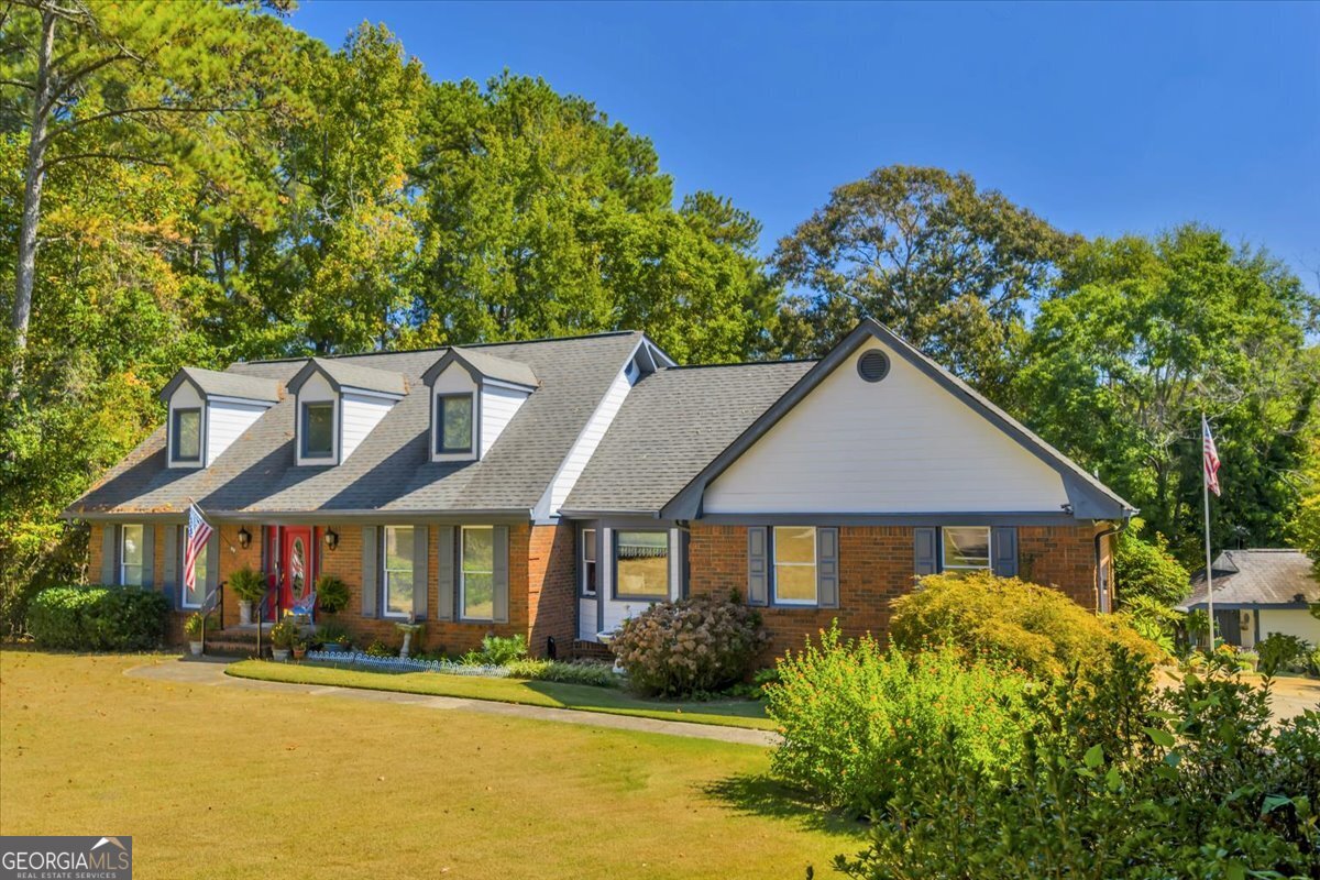 5011 SE West Lake DR