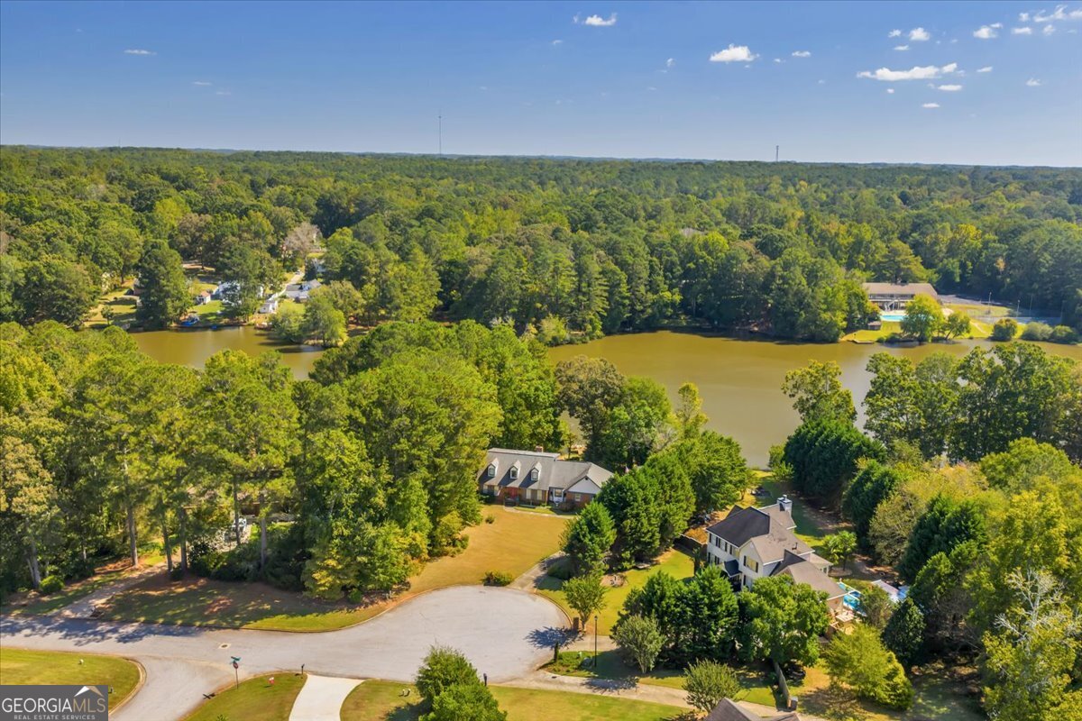 5011 SE West Lake DR