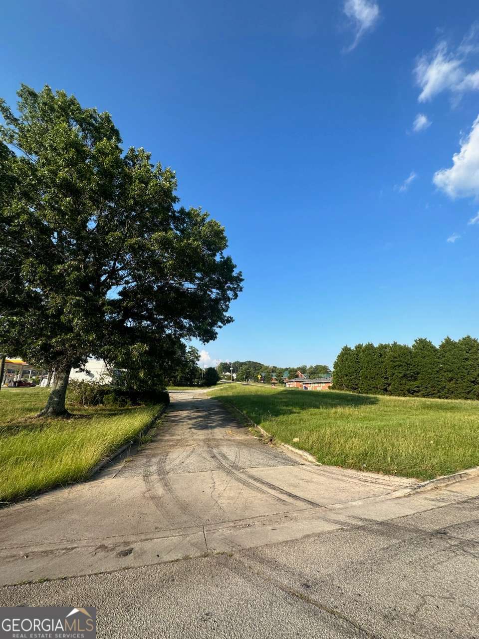 1190 SW Dogwood DR
