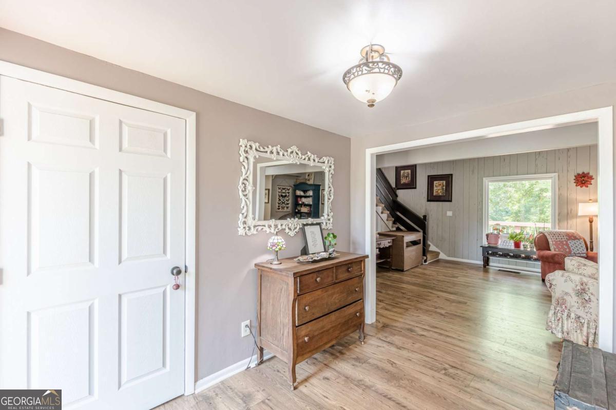 2229 S Van Wert RD
