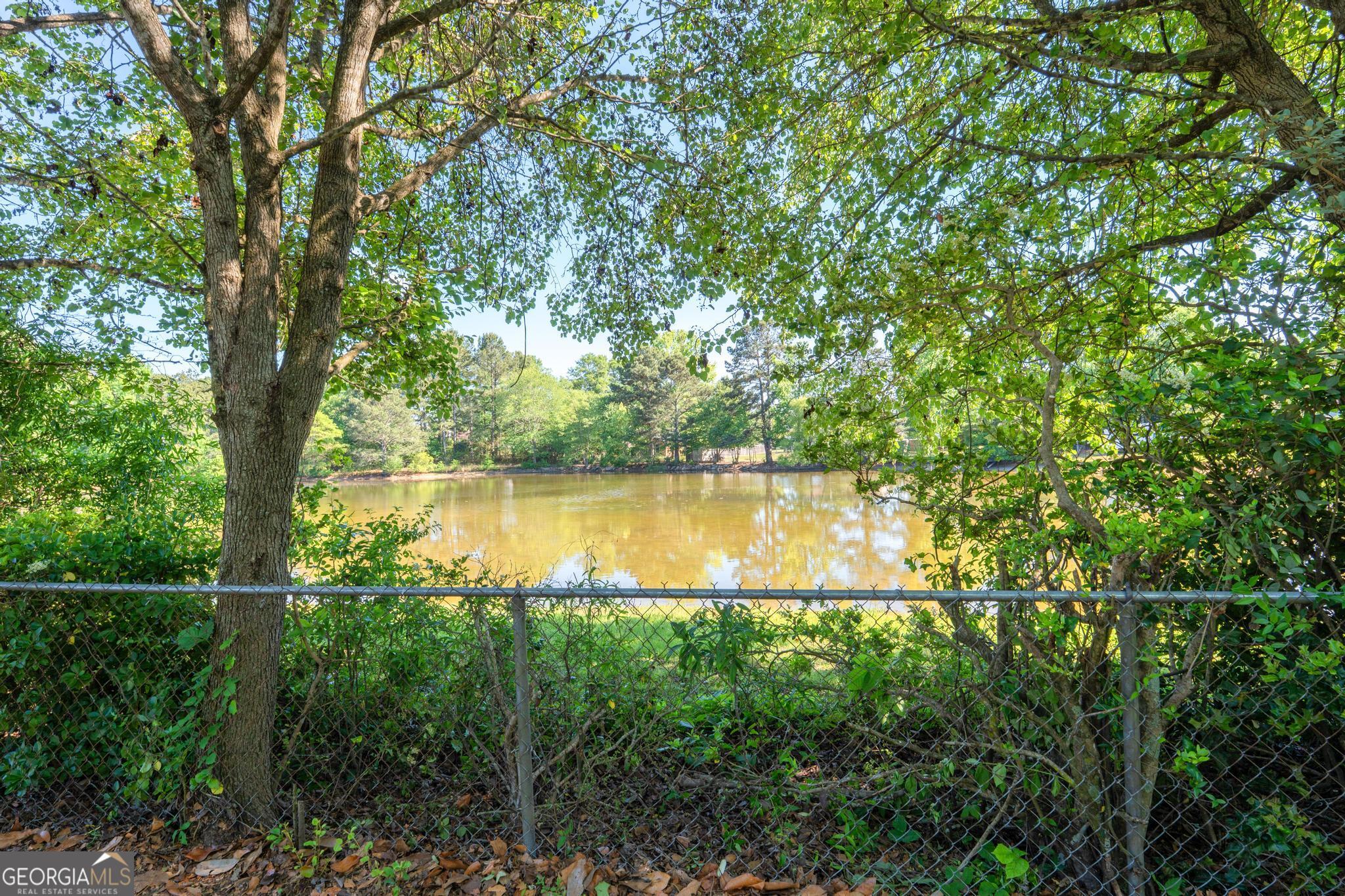 185 N Hampton DR