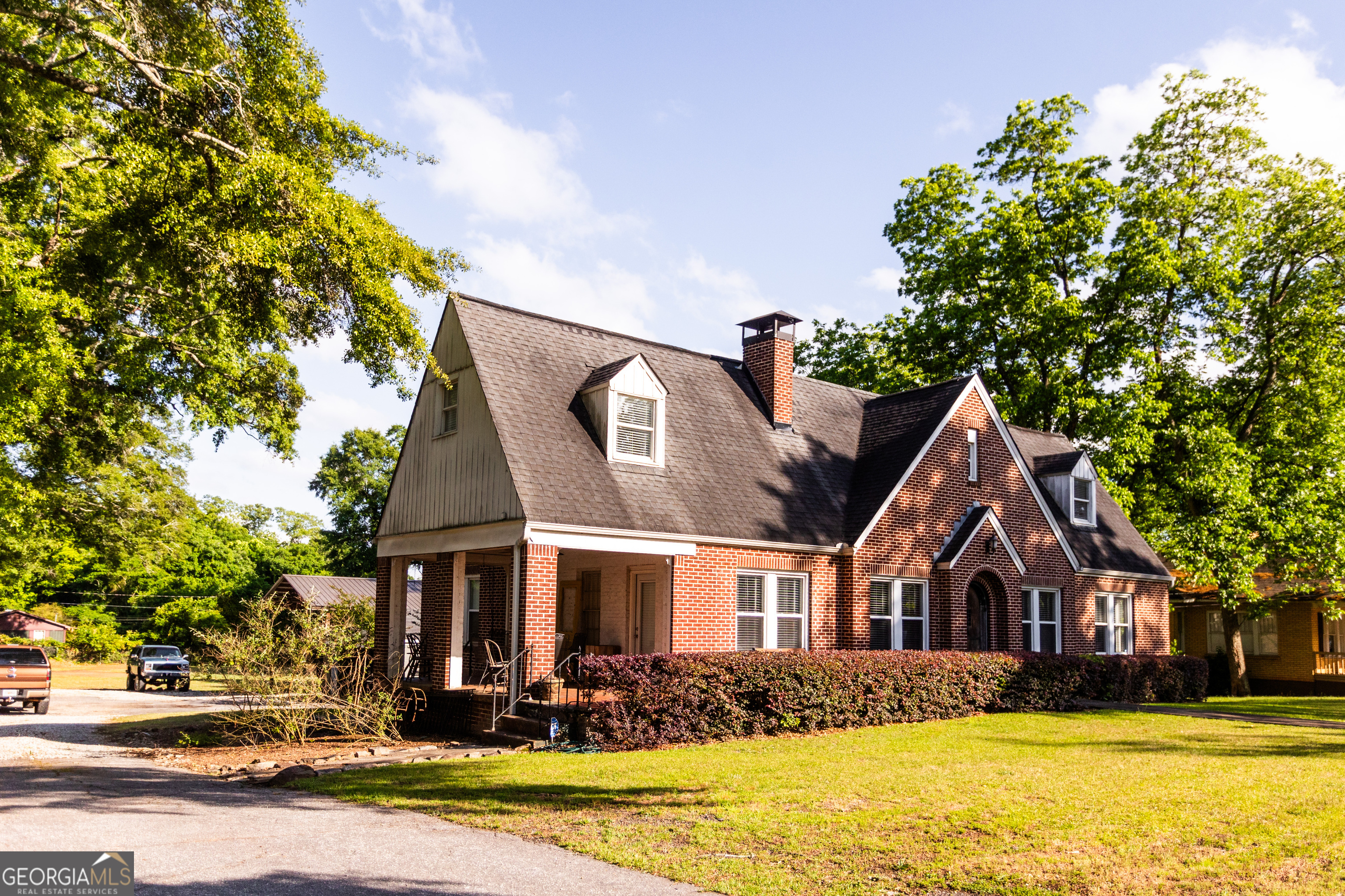 346 N Cherokee RD