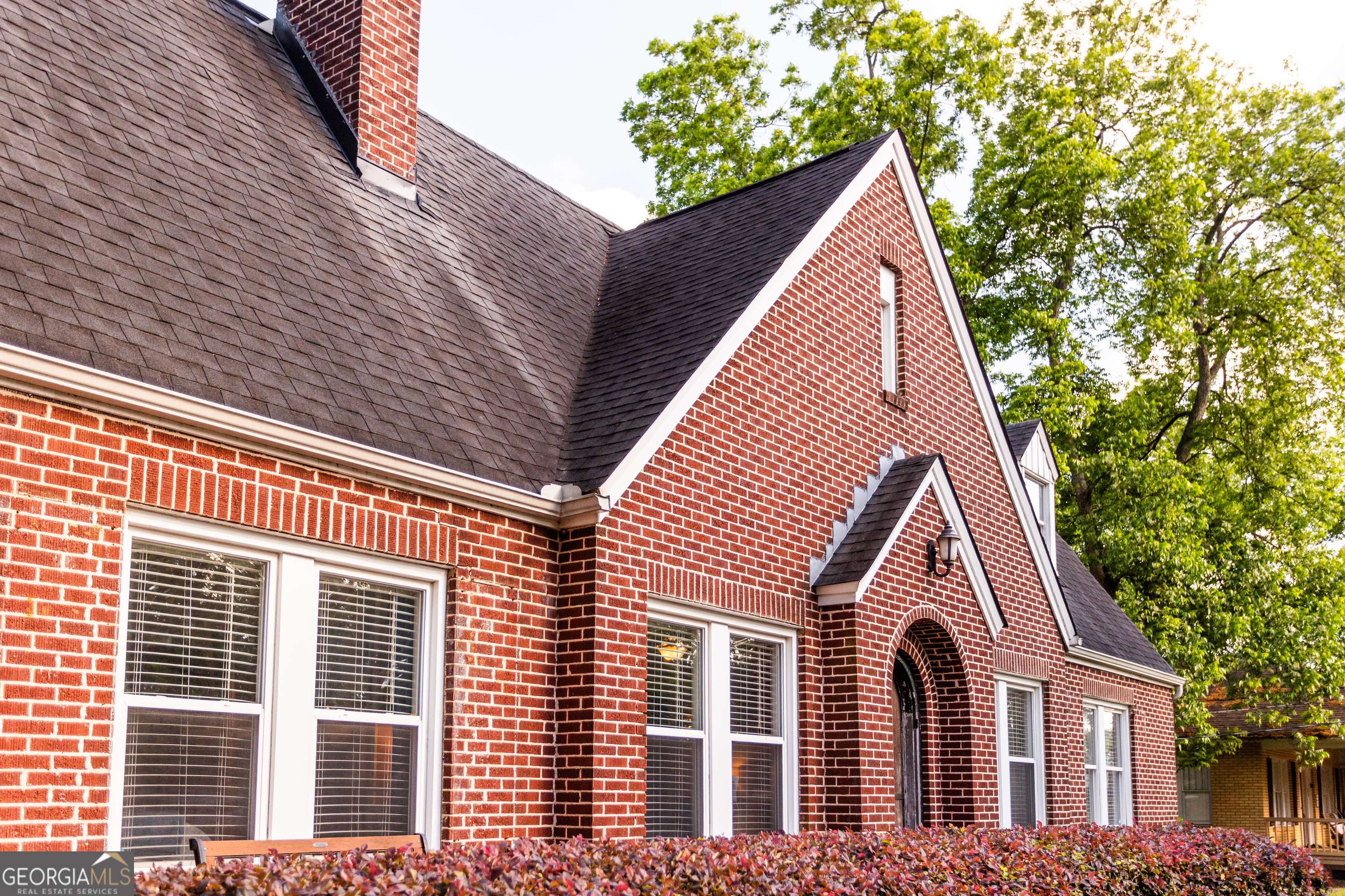 346 N Cherokee RD