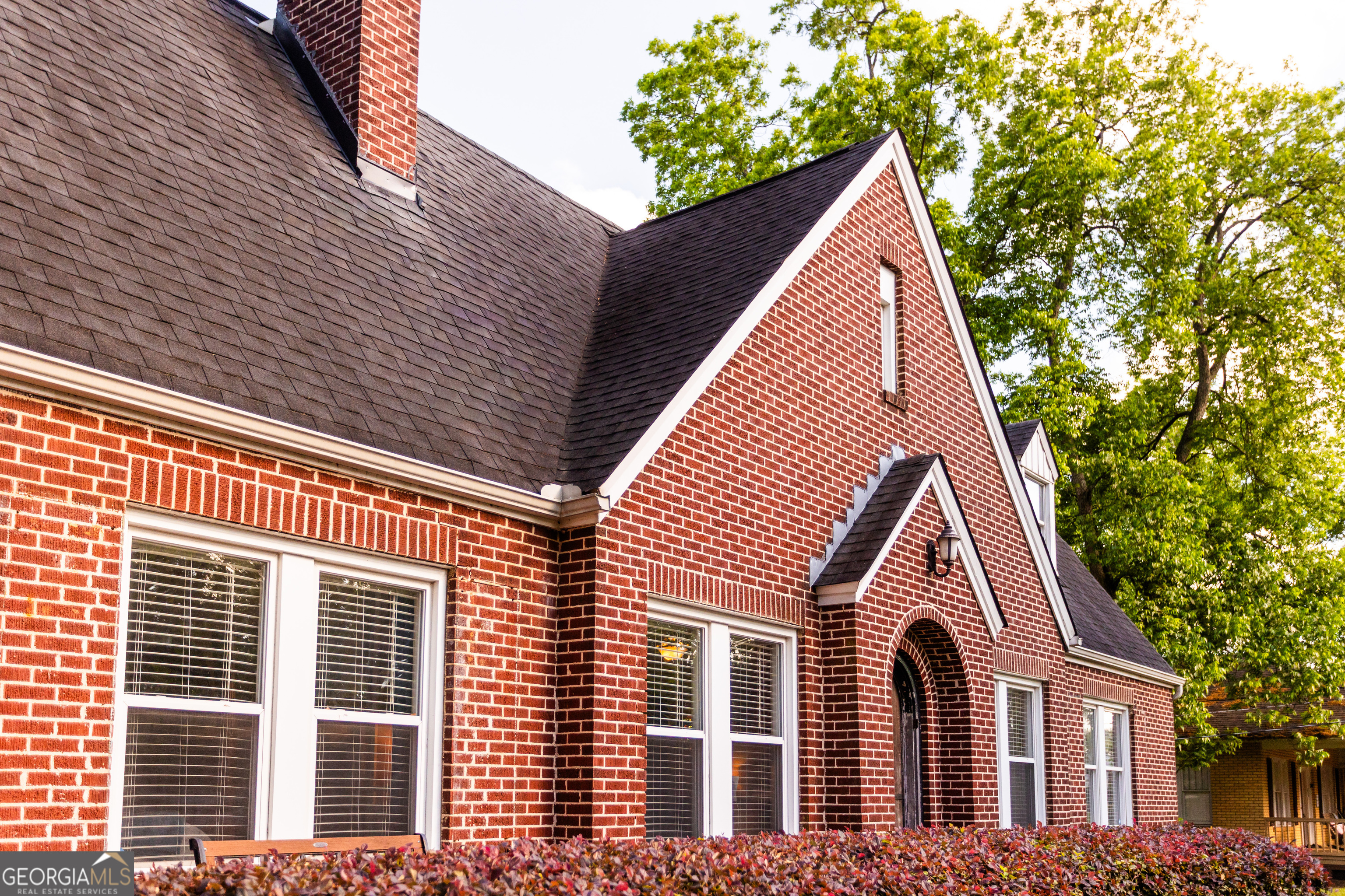 346 N Cherokee RD