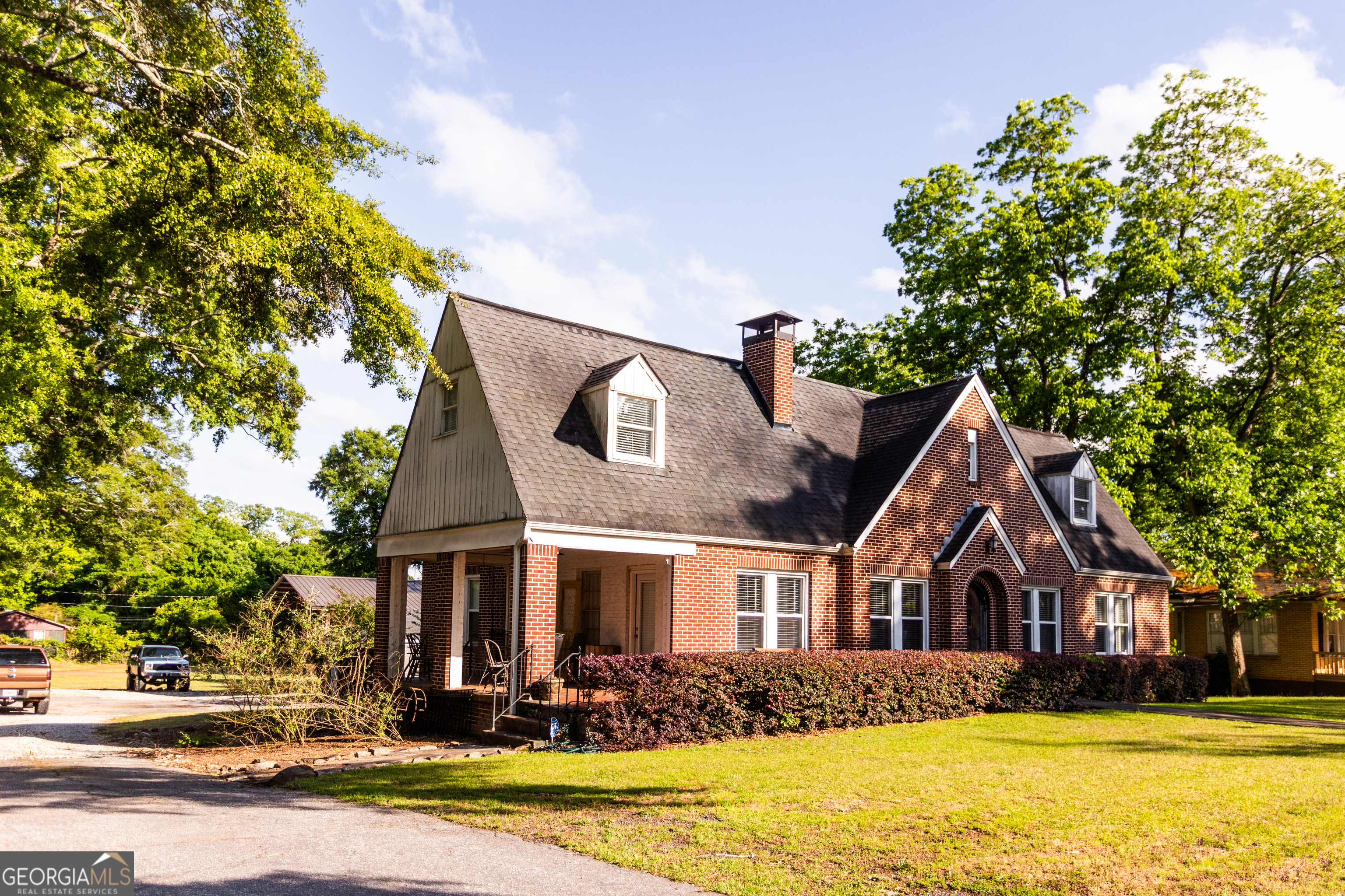 346 N Cherokee RD