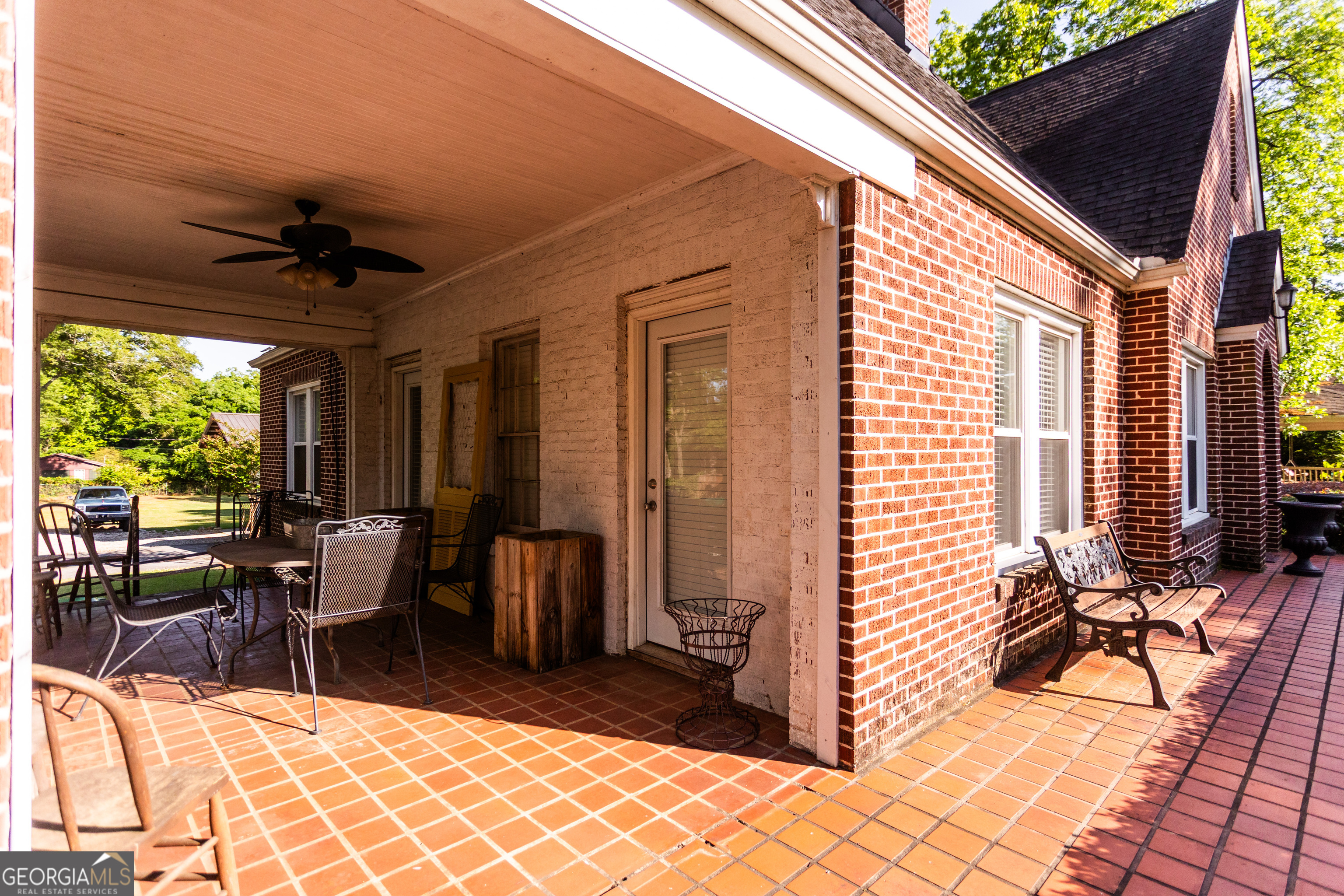 346 N Cherokee RD