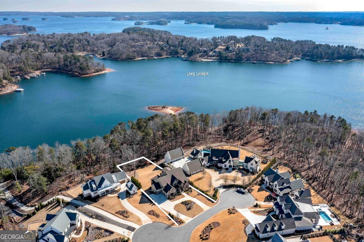 4685 Palmetto LN