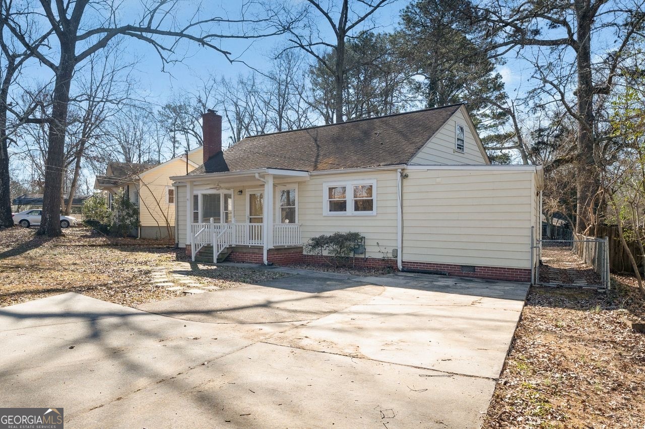 611 Briarwood CIR NW