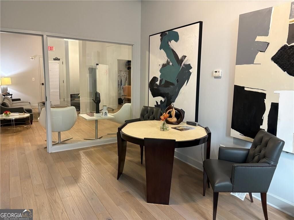 2233 Peachtree RD 208