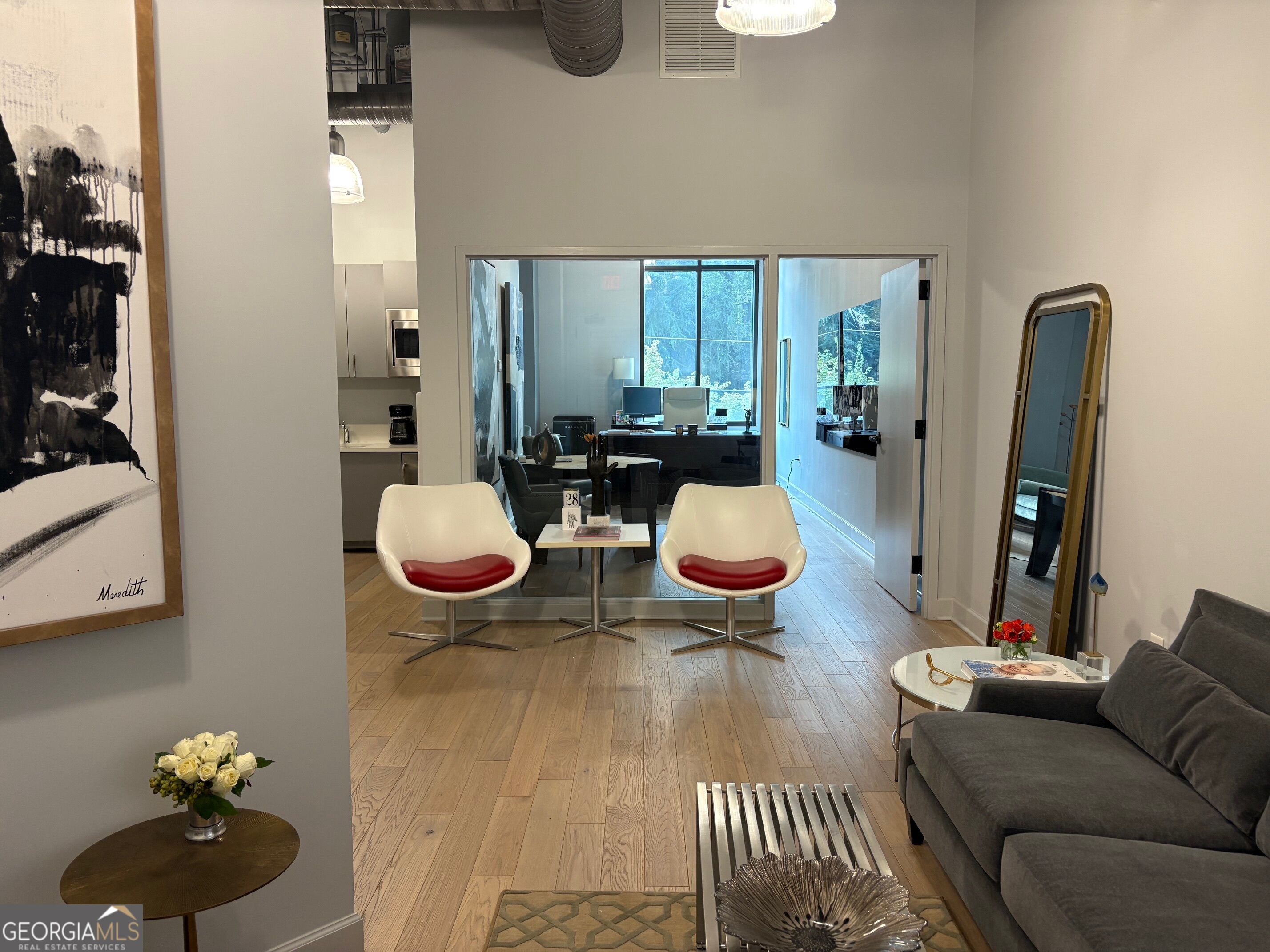 2233 Peachtree RD 208