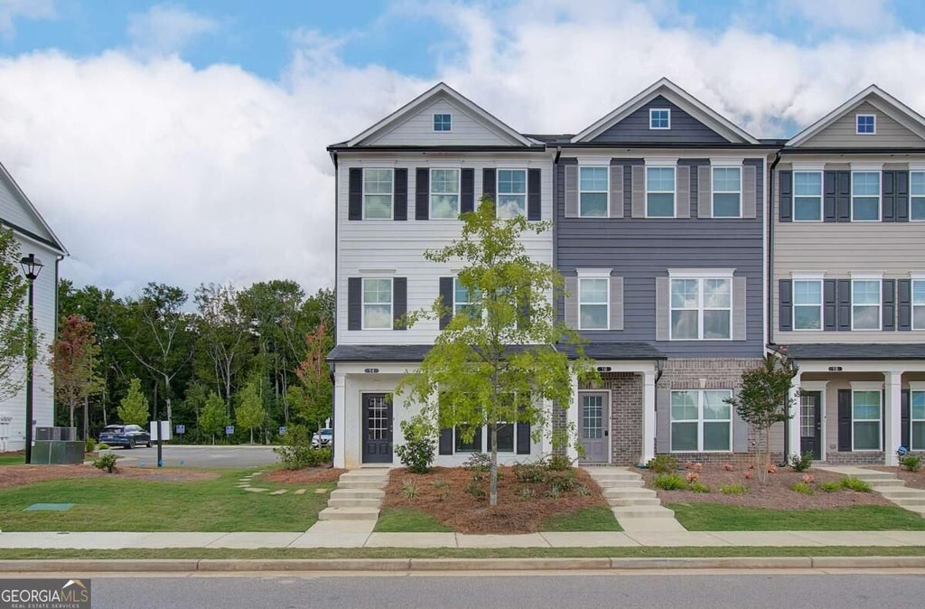 Photo of 36 Nickel Drive #17, Newnan, GA 30265 (MLS # 10880378)