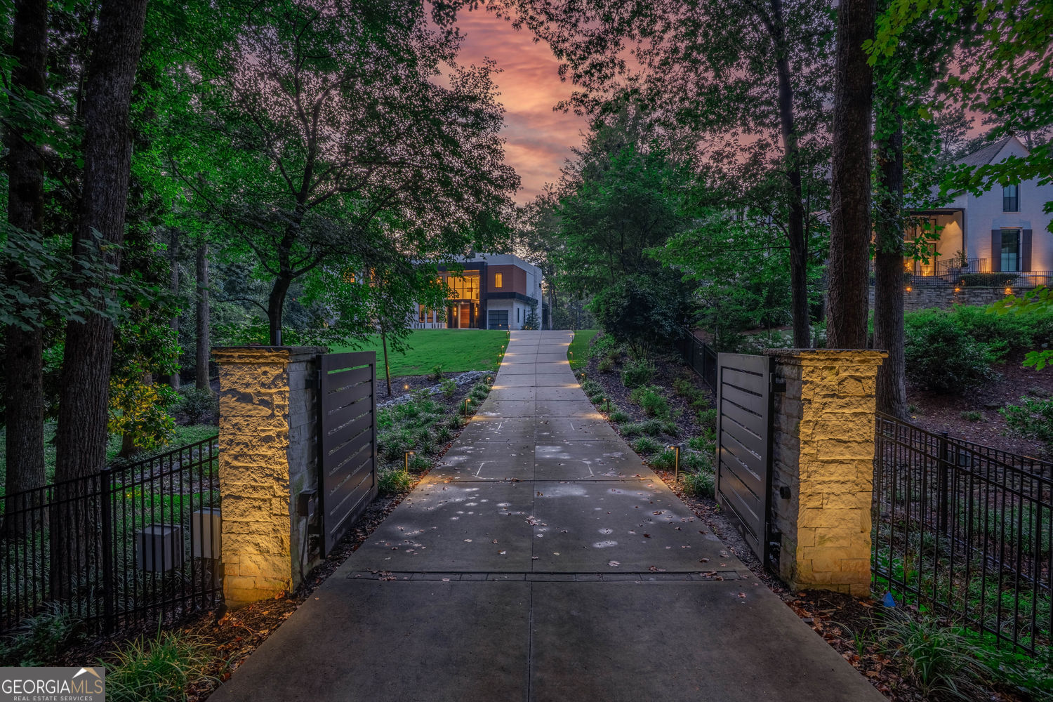 415 River Valley Rd RD NW