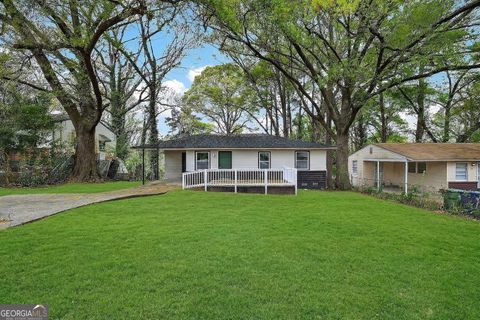Photo of 231 Glenrose Circle SW, Atlanta, GA 30354 (MLS # 10773003)
