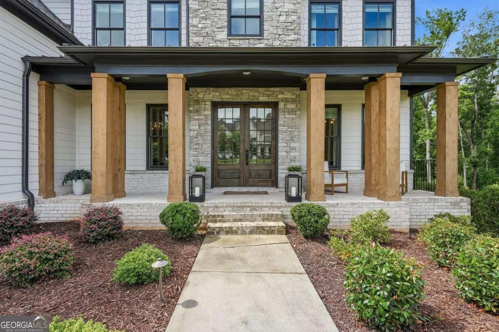 Photo of 13390 Bishops Court, Roswell, GA 30075 (MLS # 10811546)