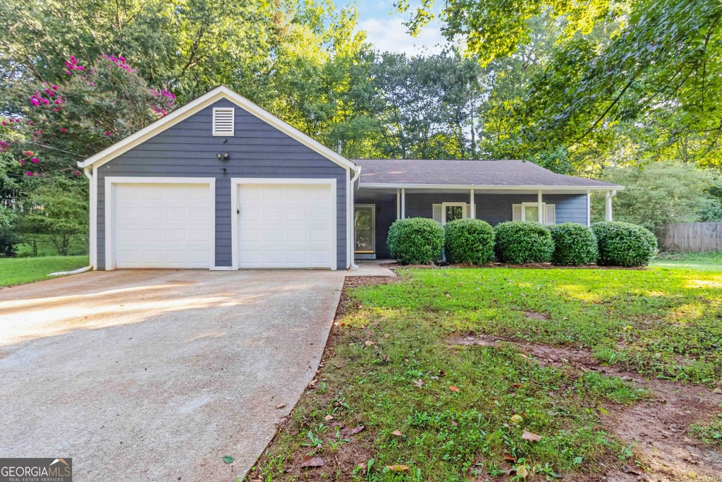 Photo of 3820 Forsythia Way, Douglasville, GA 30135 (MLS # 10838282)