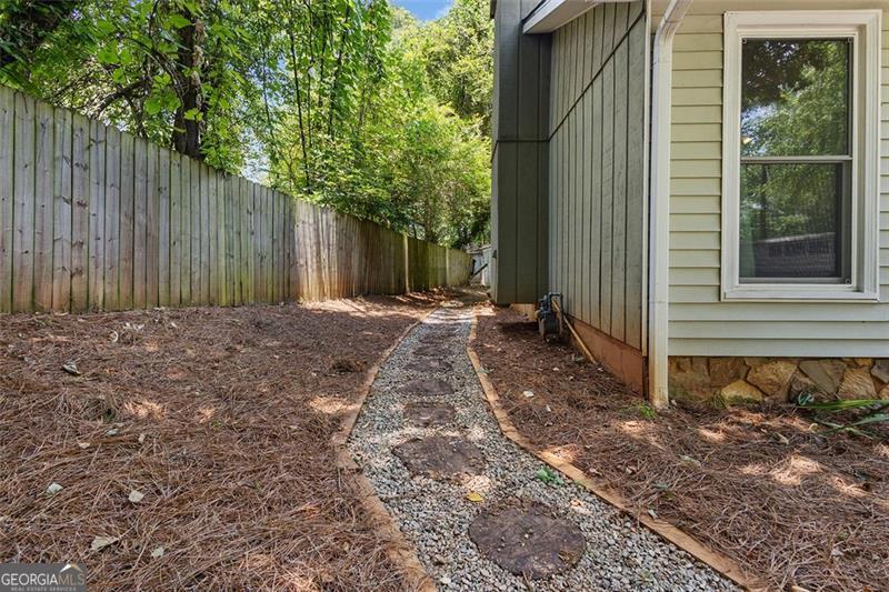 3221 BROMLEY ROWE