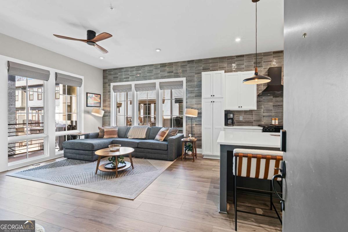 123 Beardon CIR SE 8