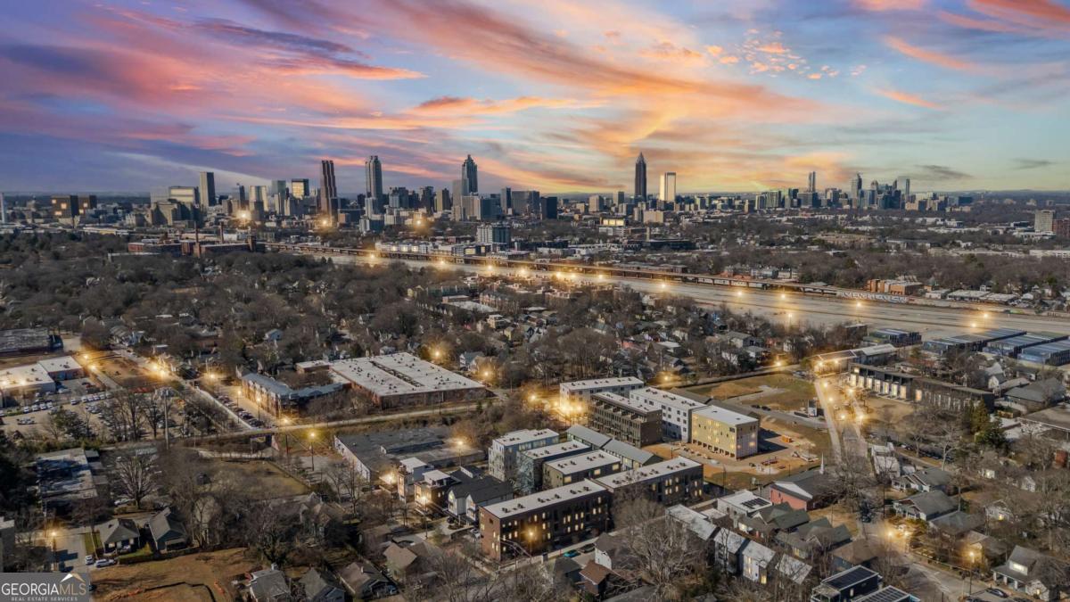 123 Beardon CIR SE 8