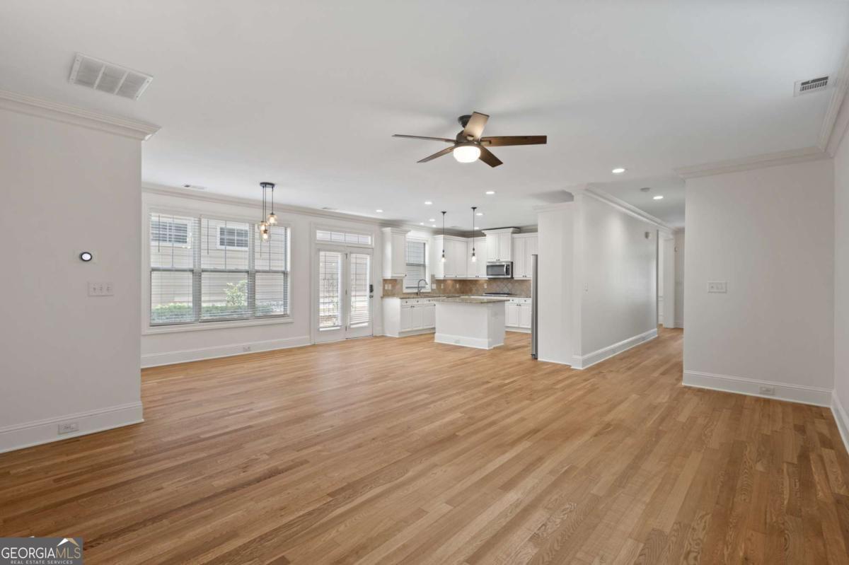 319 Barbados LN