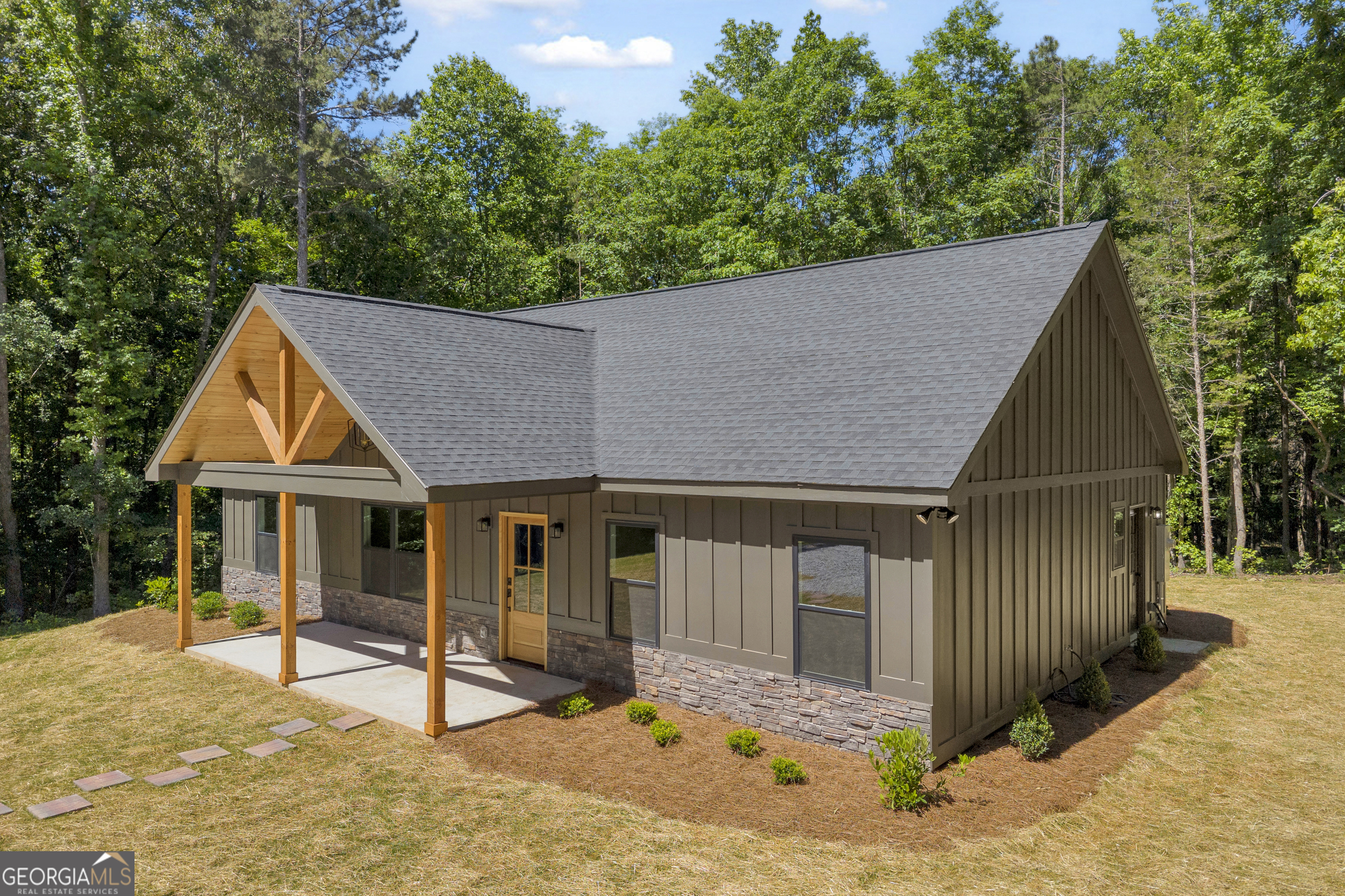 390 Champayne Trail