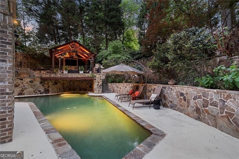 738 Wildwood RD