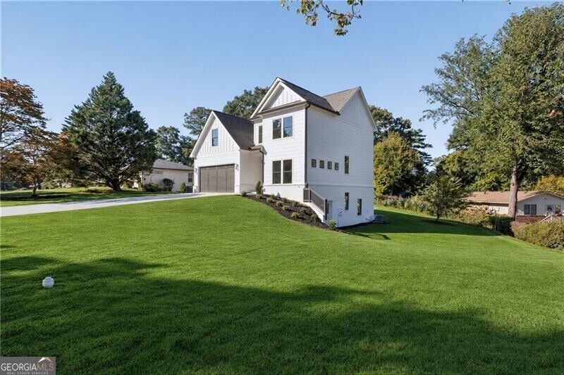 Photo of 2425 Elmwood Circle, Atlanta, GA 30339 (MLS # 10875059)